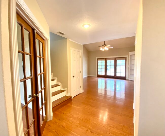 Building Photo - 1551 Briarwyck Dr