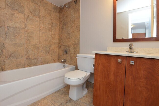 Photo du bâtiment - 230 Oak St