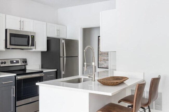 Foto del edificio - 2500 Shallowford Rd