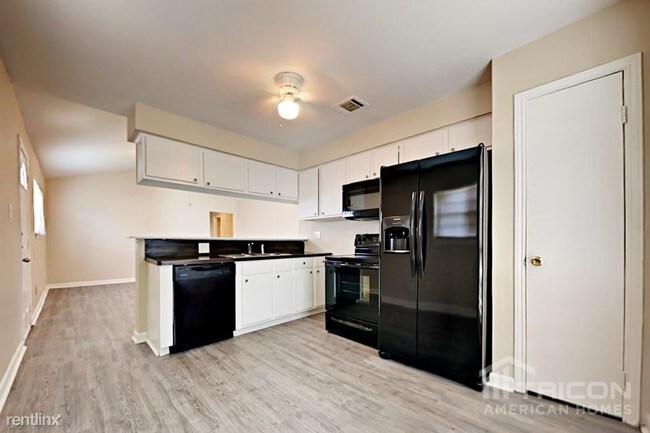 Building Photo - 1825 Chickadee Dr