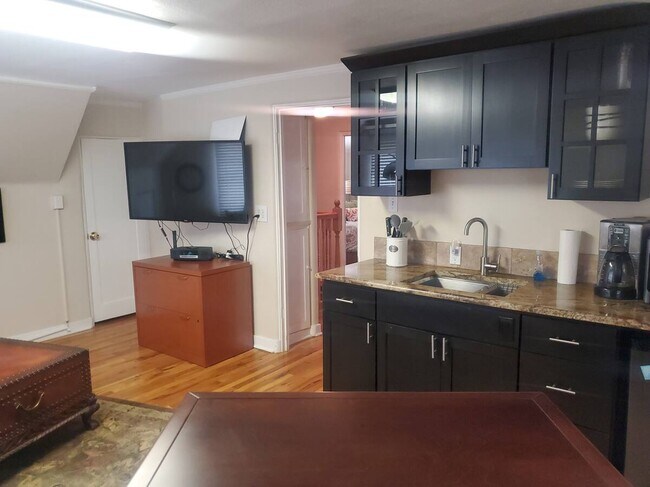 Foto del edificio - 1619 W Jefferson St