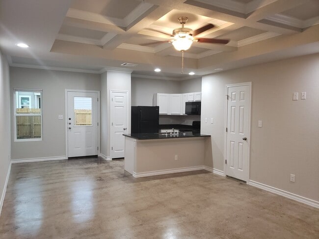 Building Photo - Townhome for rent