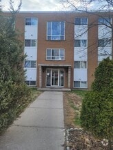 Building Photo - 350 Regina St N