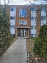 Building Photo - 350 Regina St N