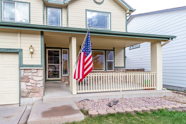 Building Photo - Spacious 5-Bedroom Home with Large Backyar...