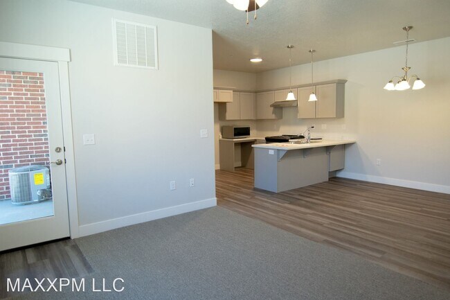 Foto del edificio - 3 br, 2 bath House - 1936 N 3410 W 101