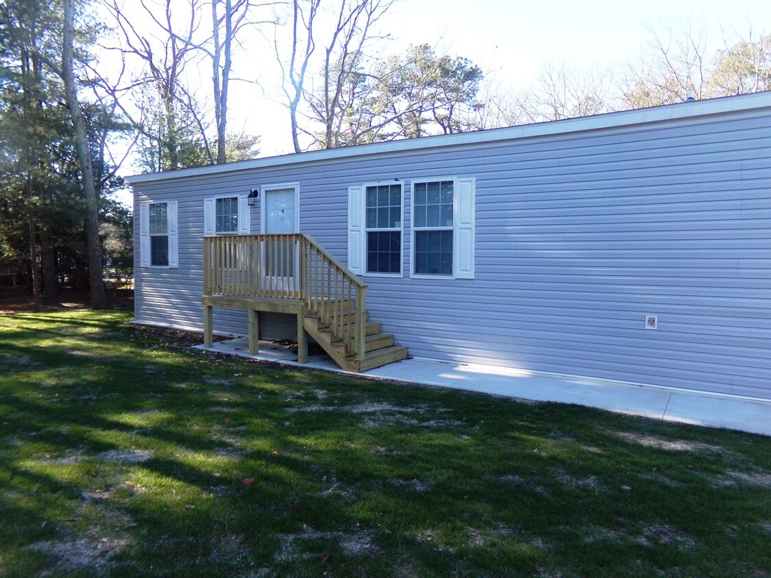 8 Muskrat Pl, Whiting, NJ 08759 House Rental in Whiting, NJ
