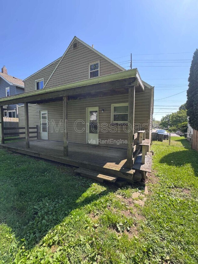 Building Photo - 2876 Hudson Dr