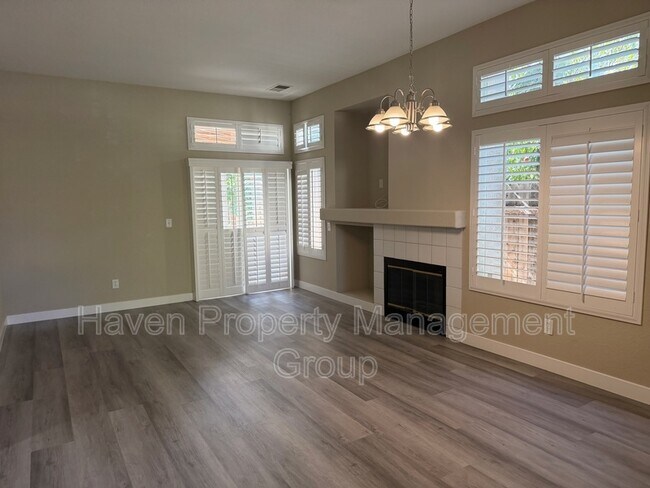 Foto del edificio - 1211 Fruitwood Way
