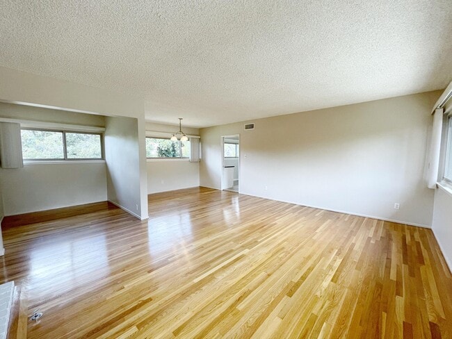 Building Photo - 804 S Orange Grove Blvd
