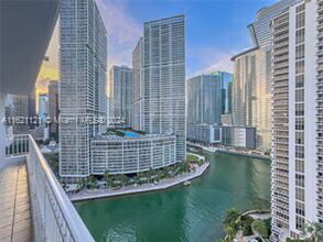 Building Photo - 801 Brickell Key Blvd