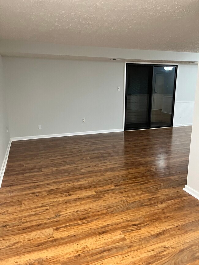 Foto del edificio - 12411 Hickory Tree Way