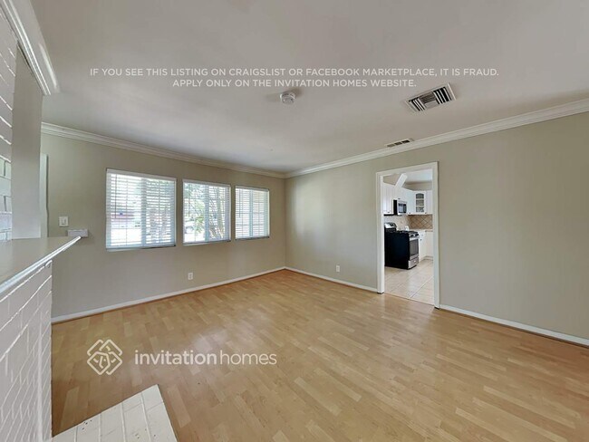 Foto del edificio - 7943 Lasaine Ave