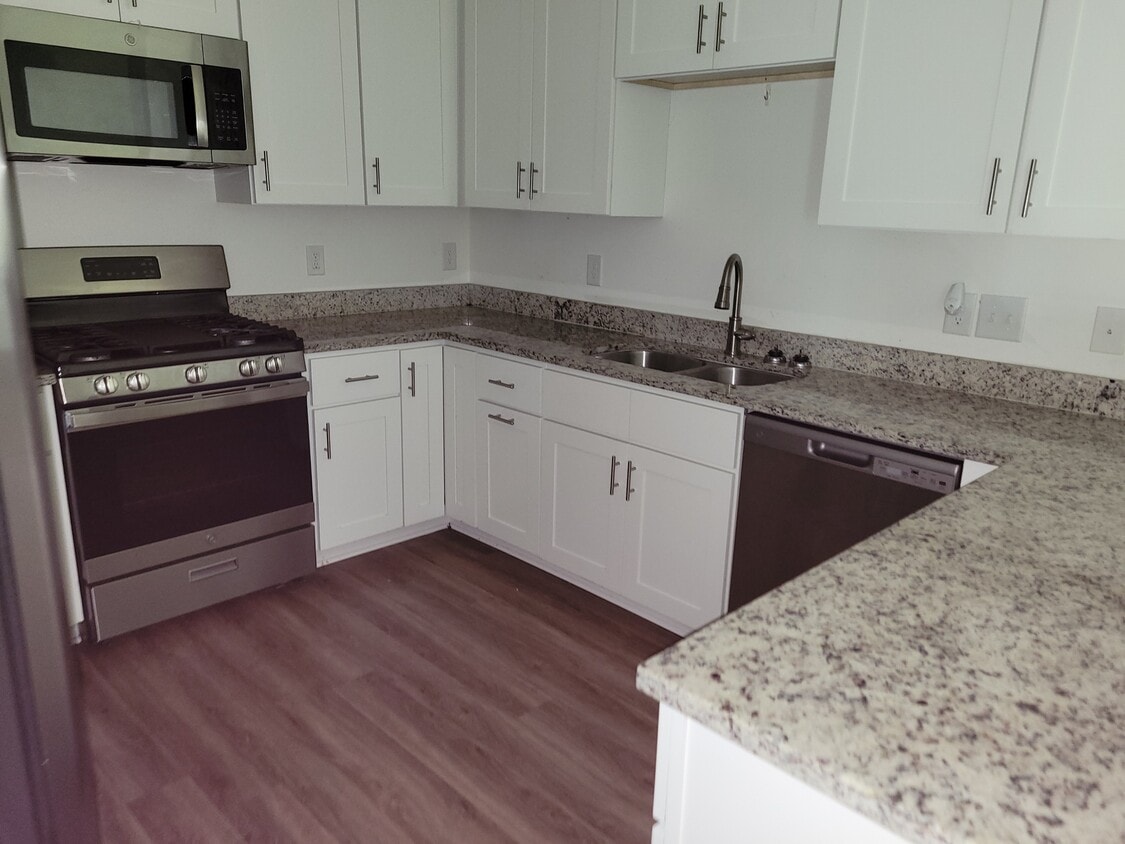 Foto del edificio - 2212 Gardenview Ct