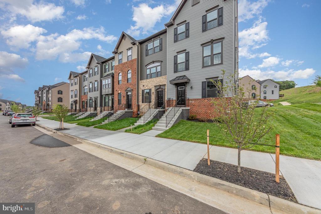 Foto principal - 1210 Rampart Dr