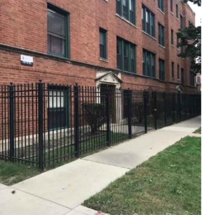 Foto del edificio - 7201 S Constance Ave