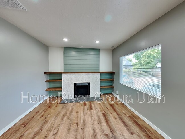 Building Photo - 563 Denver St