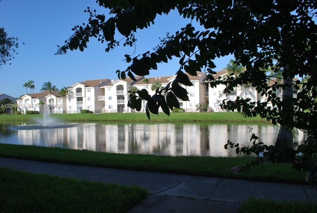 Building Photo - 2640 S University Dr