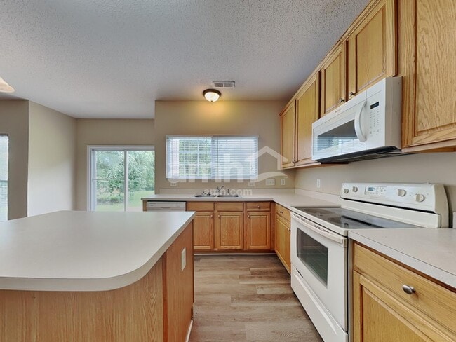 Building Photo - 696 Pimlico Dr