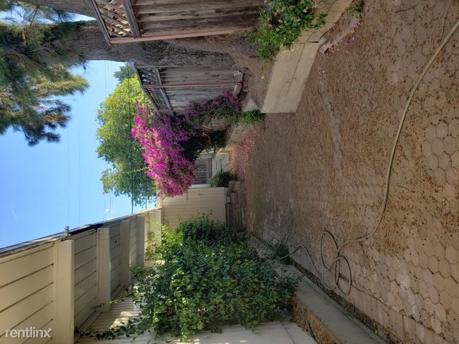 Building Photo - 3 br, 2 bath House - 2439 Thaddeus Dr