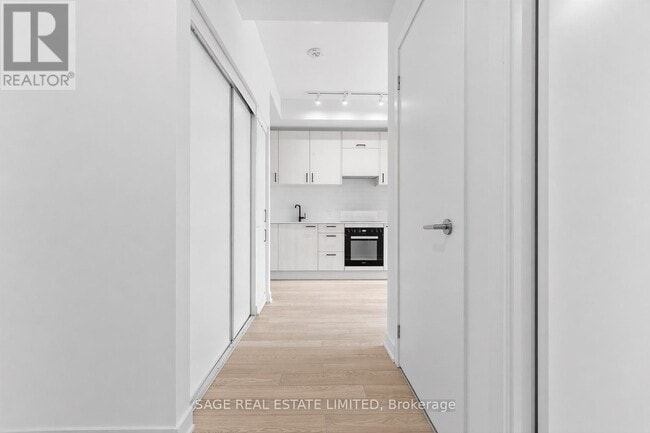 Building Photo - 1 Quarrington Ln