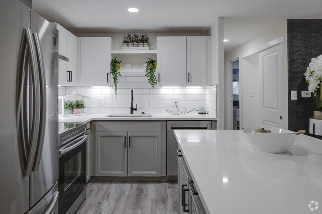 Interior Photo - The Iris