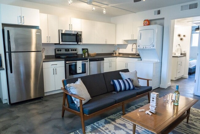 Interior Photo - 32 Arcadia