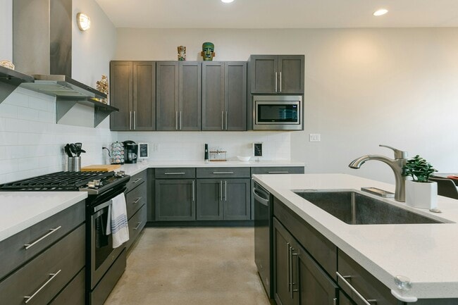 Building Photo - 203 Nogalitos St