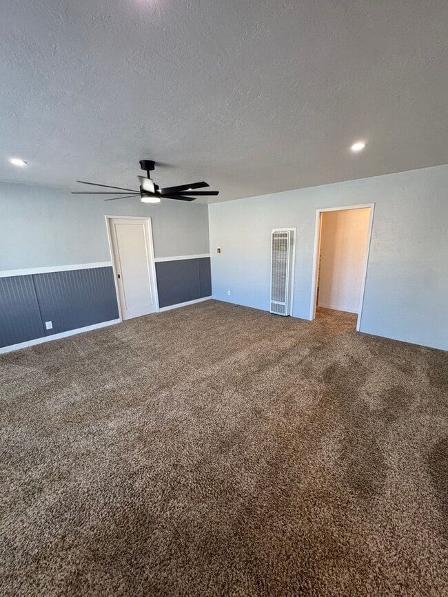 Building Photo - Beautifully Freshly Renovated Home in the ...