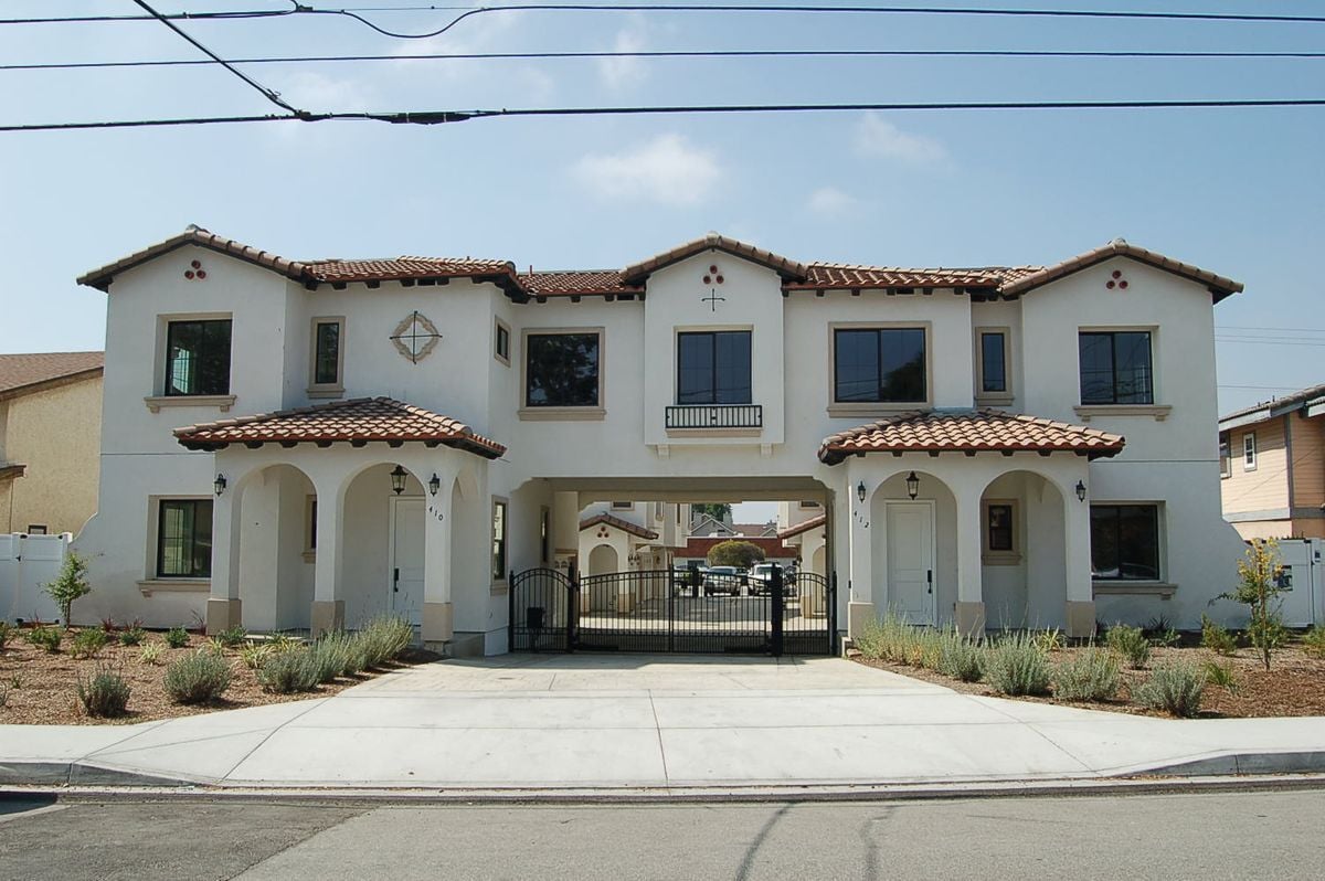 Primary Photo - 425 W Duarte Rd
