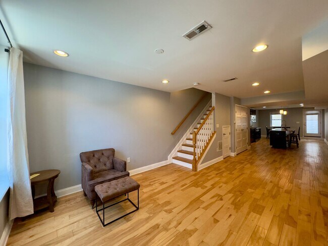 Building Photo - Modern 2-Bedroom Townhome with Private Dec...