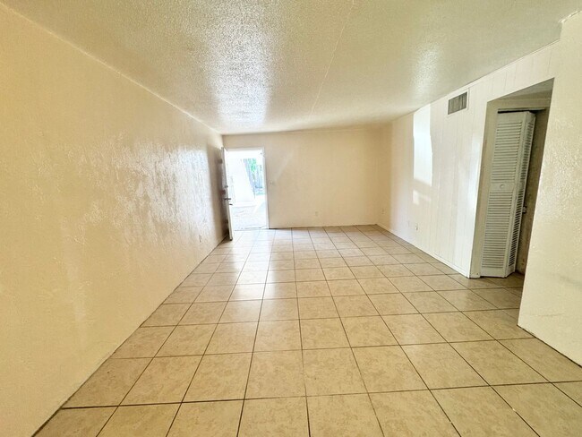 Foto del edificio - 1221 Kennedy Rd