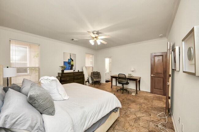 Foto del edificio - 825 Rosine St