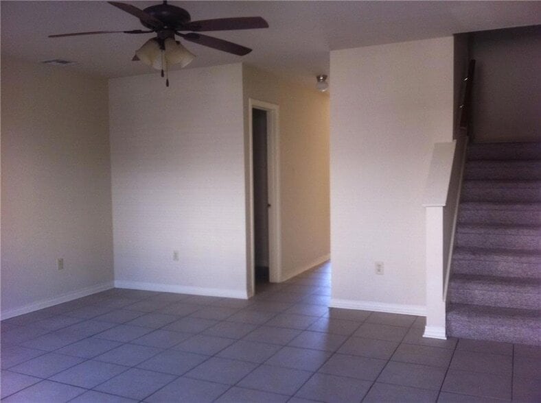 Building Photo - 126 Lakewood Dr