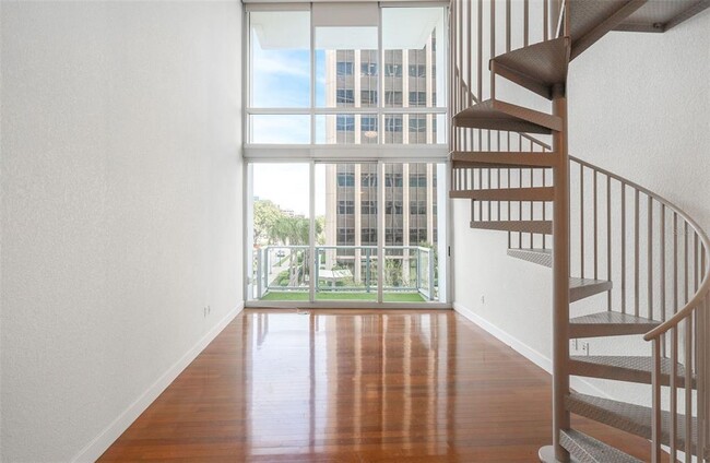 Foto del edificio - 150 E Robinson St