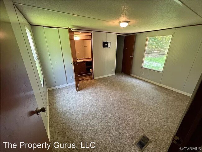 Building Photo - 3 br, 2 bath House - 5959 Derwent Road