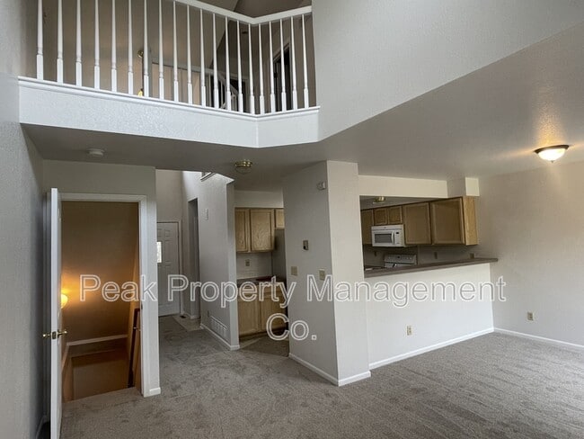 Building Photo - 1007 Cuerto Ln