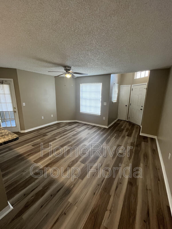 Building Photo - 437 Fountainhead Cir