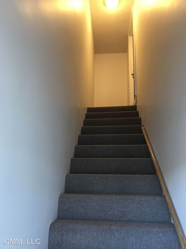 Foto del edificio - 945 Laporte Rd