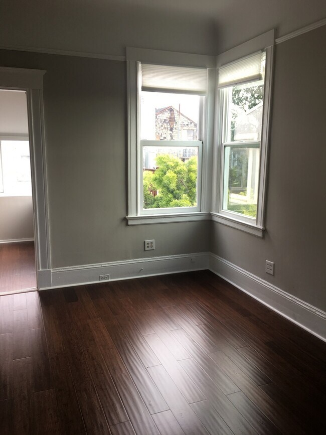 Foto del edificio - 715-715 1/2 Lyon St