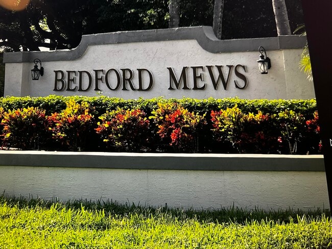 Building Photo - 2551 Bedford Mews Dr