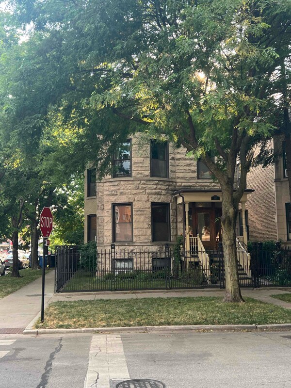Foto principal - 4400 N Greenview Ave