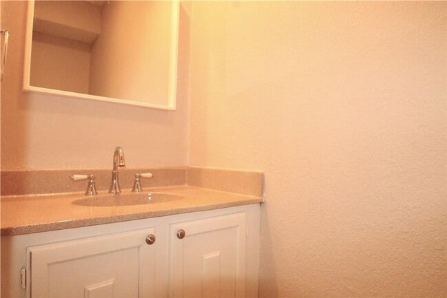 Foto del edificio - 3635 Garden Brook Dr