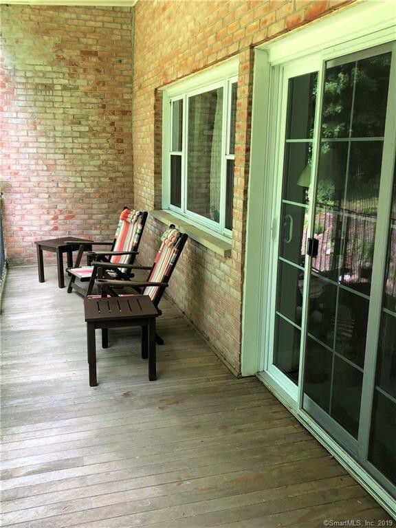 Foto del edificio - 305 S Brooksvale Rd