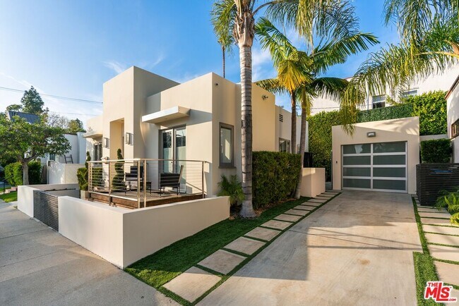 Foto del edificio - 8269 Romaine St