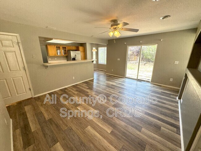 Building Photo - 5859 Instone Cir