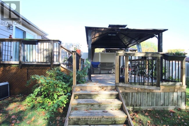Building Photo - 4244 York Dr