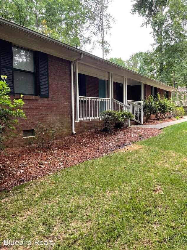 Primary Photo - 4 br, 2 bath House - 668 Airline