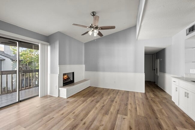 Foto del edificio - 9009 Richmond Ave.