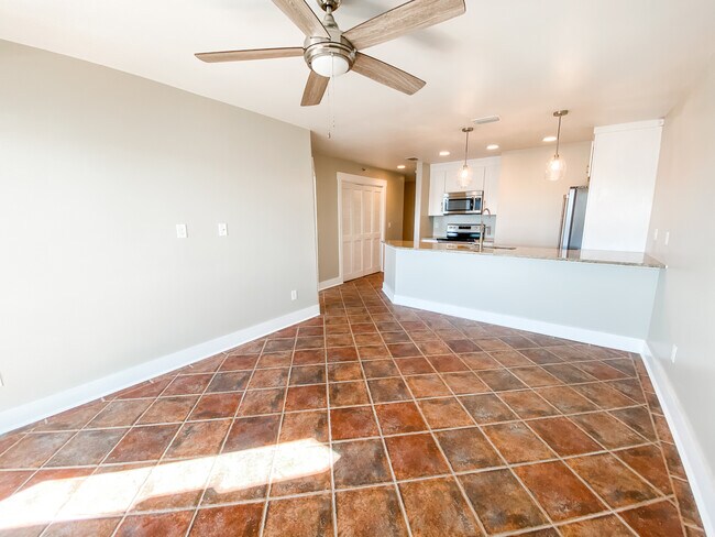 Foto del edificio - 1320 E 5th St